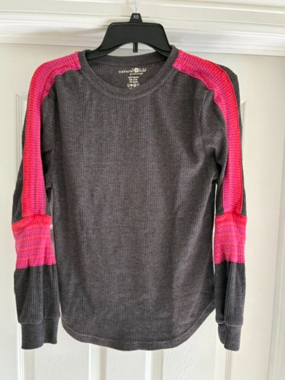 Natural life Charcol waffle long sleeve tee, Size Large, in great condition!